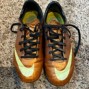 Nike Mercuria 4.5Y Soccer Cleats